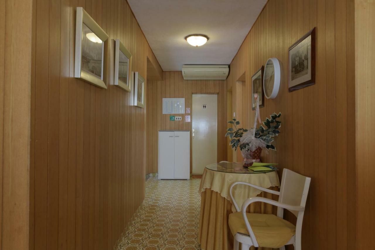 Rooms Mirjana - Centre Of Trogir Kültér fotó